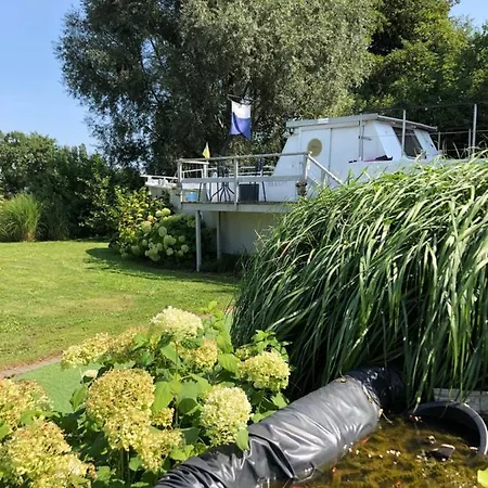 De Witte Merel Deluxe 4*